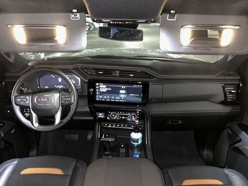 Used 2025 GMC Sierra 1500 AT4 image 6