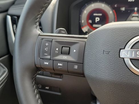 Used 2026 Nissan Rogue SL FWD image 17