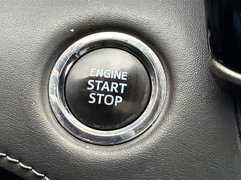 Used 2022 Toyota Highlander XLE AWD/4WD image 36