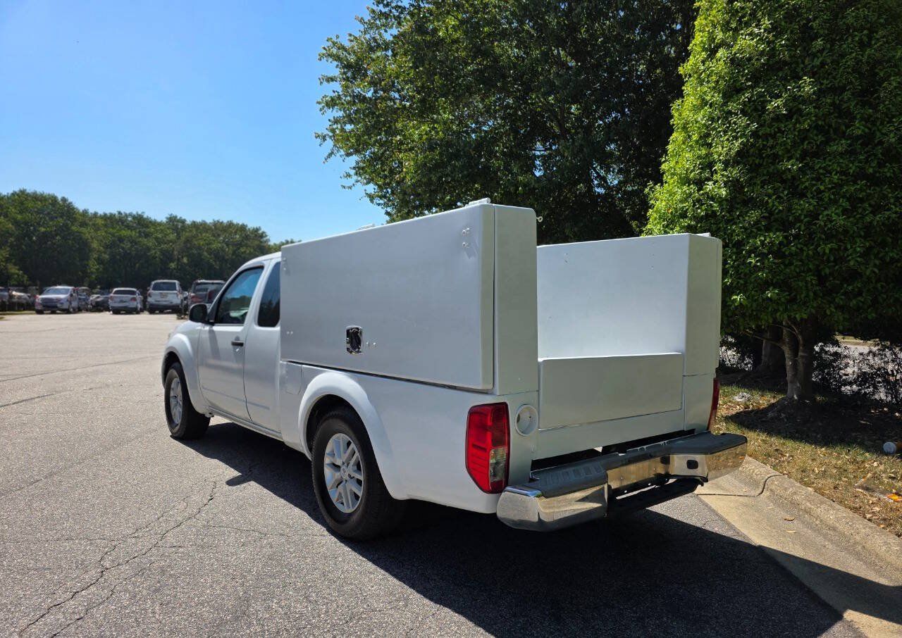 Used 2016 Nissan Frontier SV RWD image 3