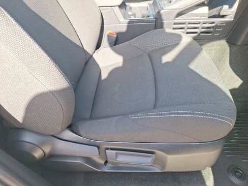 Used 2025 Toyota 4Runner SR5 AWD/4WD image 32