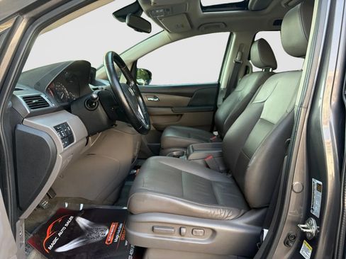 Used 2015 Honda Odyssey Touring image 12