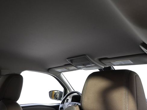 Used 2022 Nissan Frontier SV image 17