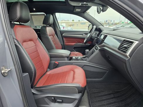 Certified 2023 Volkswagen Atlas Cross Sport SEL Premium R-Line image 15
