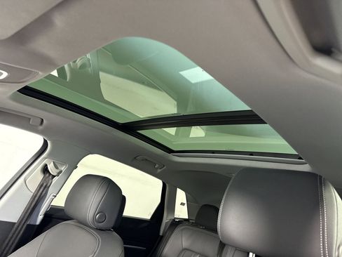 Used 2021 Audi e-tron Premium w/ Convenience Plus Package image 19