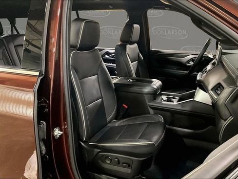 Used 2023 GMC Yukon XL SLT w/ SLT Luxury Package AWD/4WD image 15