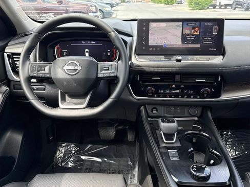 Used 2025 Nissan Rogue Platinum w/ Platinum Premium Package AWD/4WD image 8