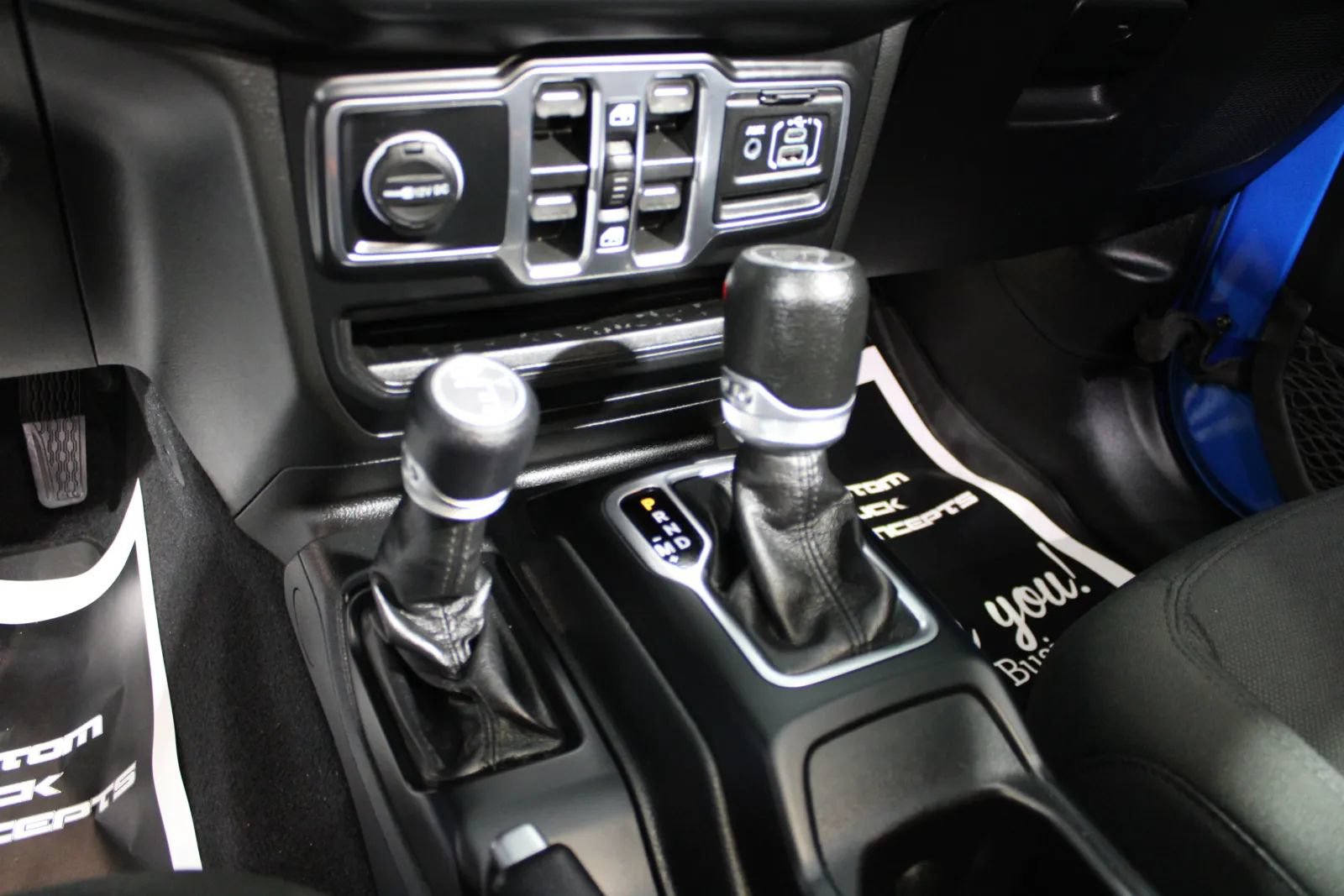 Used 2022 Jeep Wrangler Unlimited Sport AWD/4WD image 16
