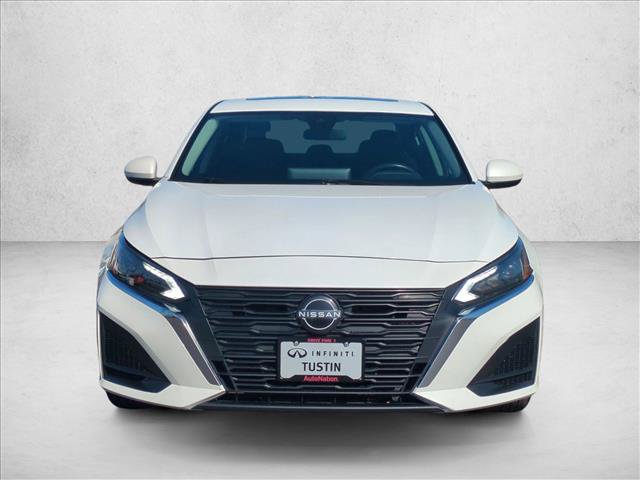 Used 2023 Nissan Altima 2.5 SV w/ SV Premium Package FWD image 2