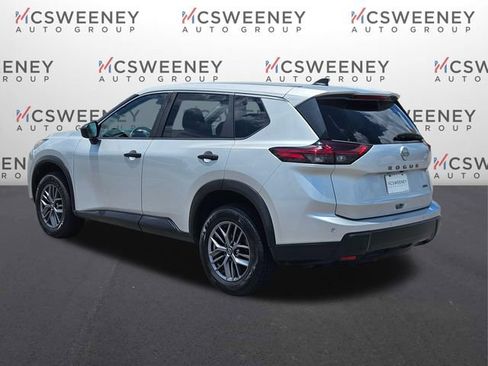 Used 2024 Nissan Rogue S AWD/4WD image 3