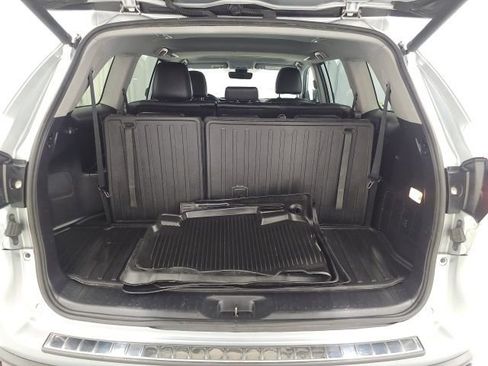 Used 2019 Toyota Highlander XLE AWD/4WD image 33
