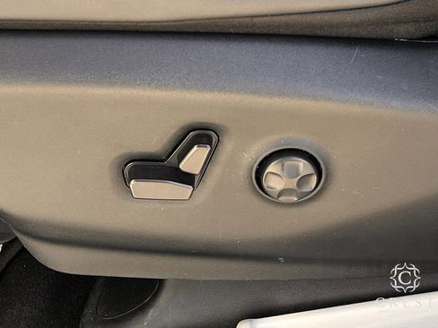 Used 2024 Chrysler Pacifica Touring-L image 24