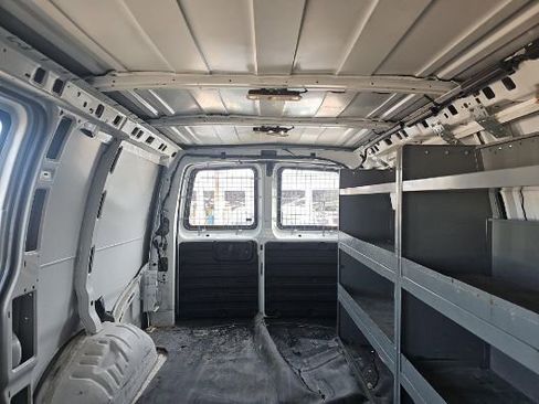 Used 2017 Chevrolet Express 2500 image 5