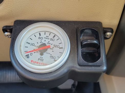 Used 2015 Ford F150 Lariat AWD/4WD image 24