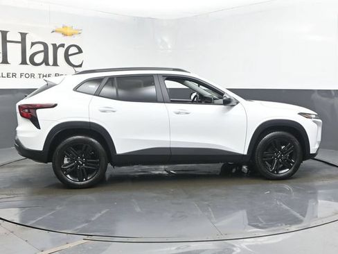 Used 2026 Chevrolet Trax ACTIV w/ Sunroof Package FWD image 15