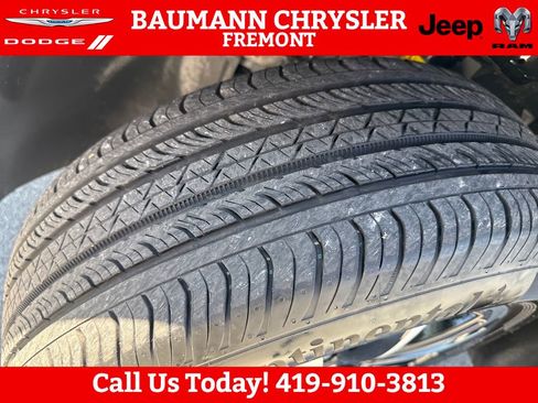Used 2025 Chevrolet TrailBlazer LT AWD/4WD image 27