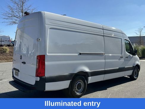 Used 2024 Mercedes-Benz Sprinter 2500 image 8