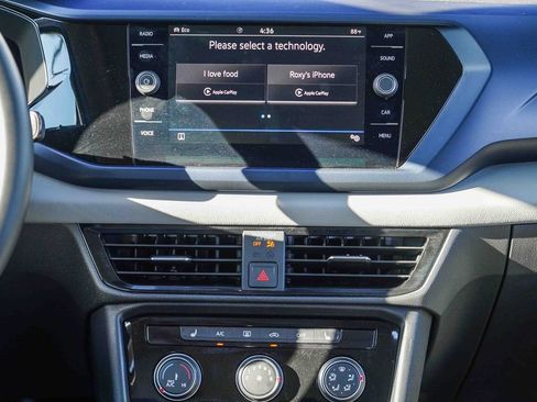 Used 2023 Volkswagen Taos SE image 17