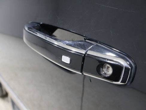 Used 2015 GMC Yukon Denali w/ Touring Package image 9