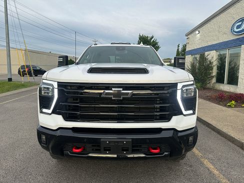 Used 2025 Chevrolet Silverado 2500 LTZ w/ LTZ Plus Package AWD/4WD image 9