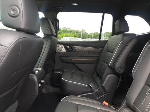 New 2025 Buick Enclave Avenir image 10