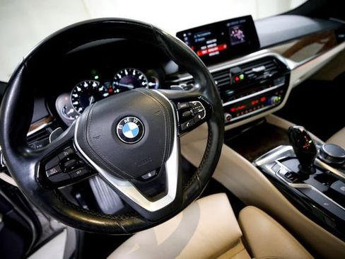 Used 2019 BMW 540i image 7