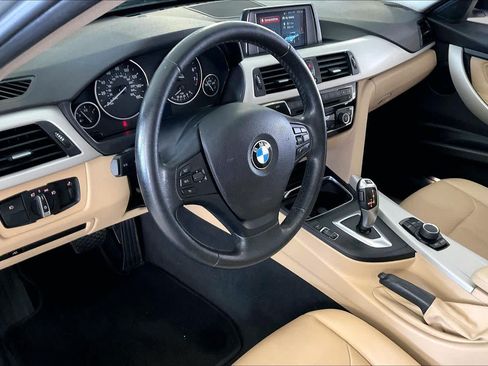 Used 2018 BMW 320i Sedan w/ Convenience Package RWD image 16
