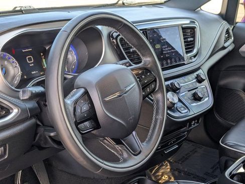 Used 2019 Chrysler Pacifica Limited w/ Advanced Safetytec Group image 9