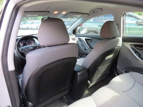 Used 2013 Hyundai Elantra GLS w/ Preferred Pkg FWD image 13