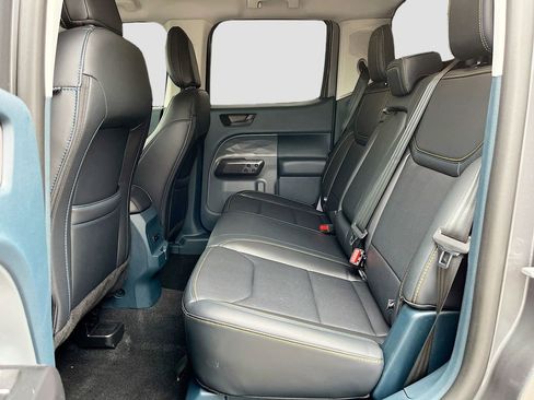 Used 2025 Ford Maverick Lobo image 22