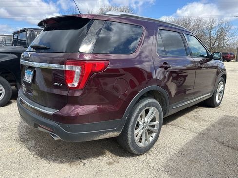 Used 2018 Ford Explorer XLT w/ Equipment Group 202A image 9