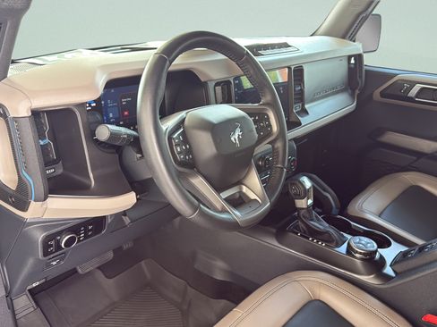 Used 2023 Ford Bronco Wildtrak AWD/4WD image 14