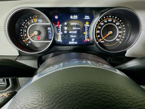Used 2022 Jeep Gladiator Overland AWD/4WD image 19