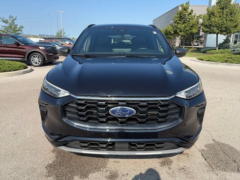 Used 2023 Ford Escape ST-Line w/ Tech Pack #1 AWD/4WD image 2