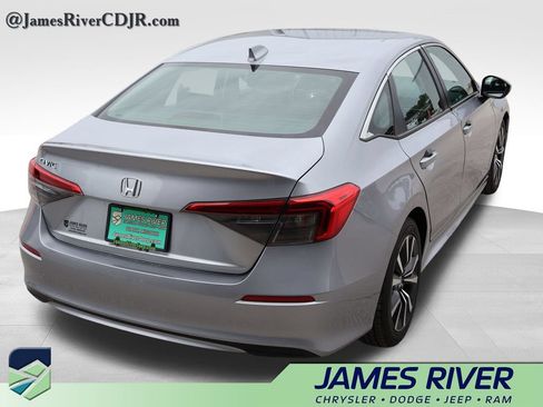 Used 2023 Honda Civic EX image 5