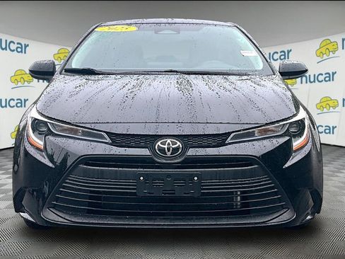 Used 2025 Toyota Corolla LE FWD image 2