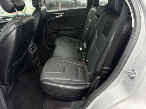 Used 2018 Ford Edge Titanium w/ Technology Package AWD/4WD image 13