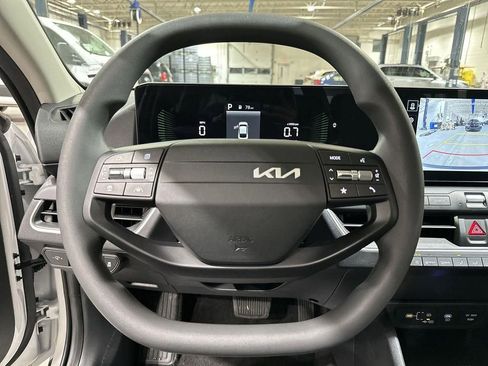 New 2025 Kia K4 LX image 11