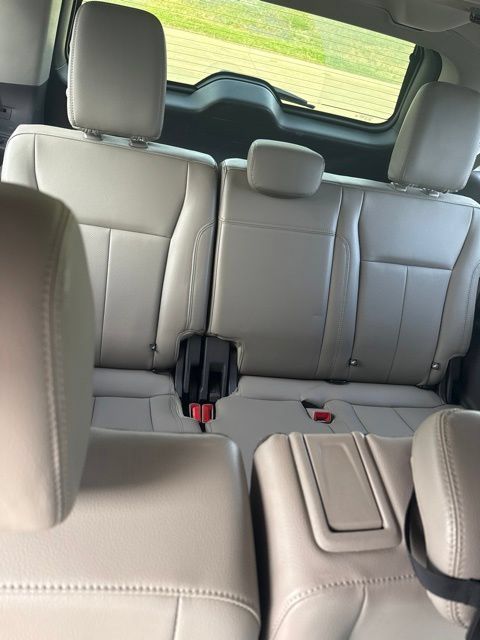 Used 2019 Ford Expedition Max XLT w/ Equipment Group 202A AWD/4WD image 13