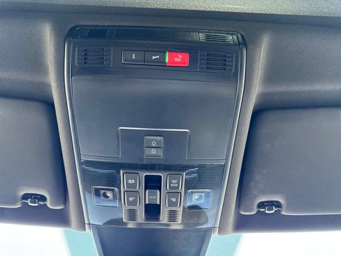 Certified 2023 Volkswagen Tiguan SE R-Line FWD image 24