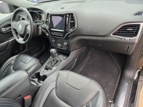 Used 2019 Jeep Cherokee Limited image 20