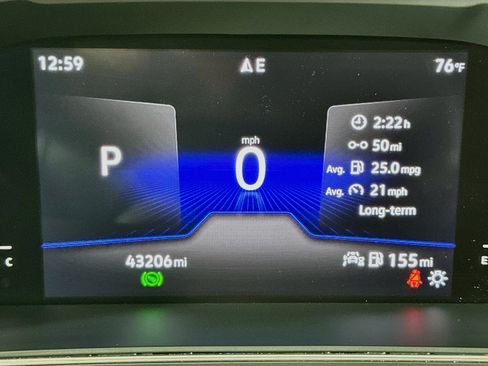Used 2022 Volkswagen Tiguan SE FWD image 19