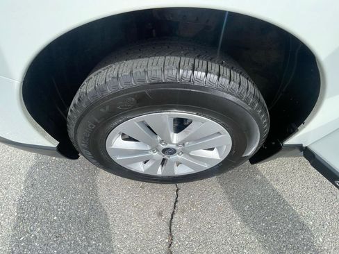 Used 2017 Subaru Outback 2.5i Premium image 18