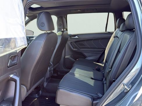 Used 2023 Volkswagen Tiguan SE R-Line AWD/4WD image 19