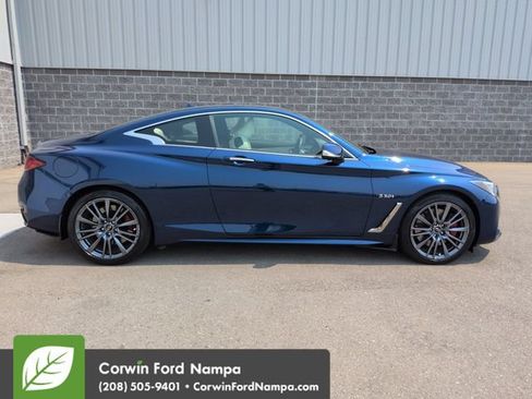 Used 2017 INFINITI Q60 Red Sport 400 AWD/4WD image 2