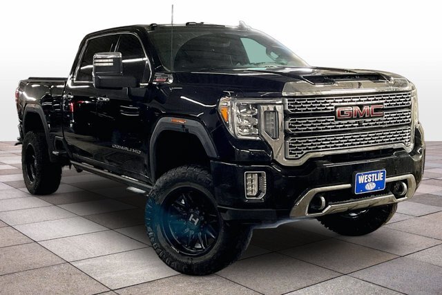 Used 2022 GMC Sierra 2500 Denali w/ Denali Black Diamond Edition AWD/4WD image 1
