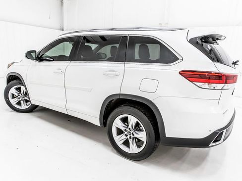 Used 2017 Toyota Highlander Limited FWD image 5