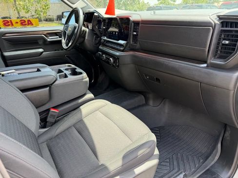 Used 2023 Chevrolet Silverado 1500 LT AWD/4WD image 17