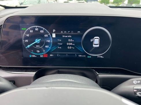 Certified 2025 Kia Niro Wind w/ Wind Preserve Package FWD image 16