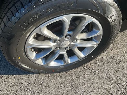 Used 2014 Jeep Grand Cherokee Limited image 11